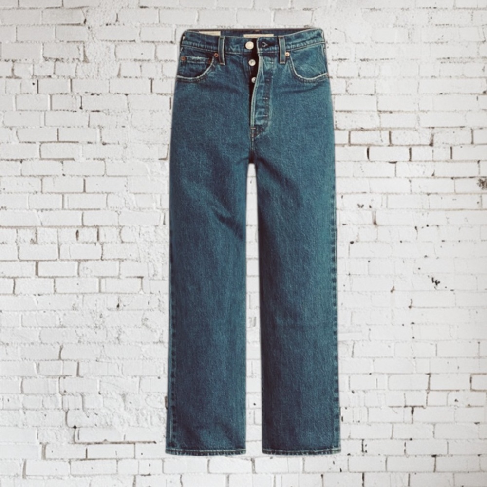 Levi’s Women’s Ribcage Straight Ankle Stretch  Blue Denim Jeans